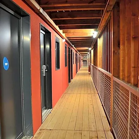 Otel Unisotel Le Mans