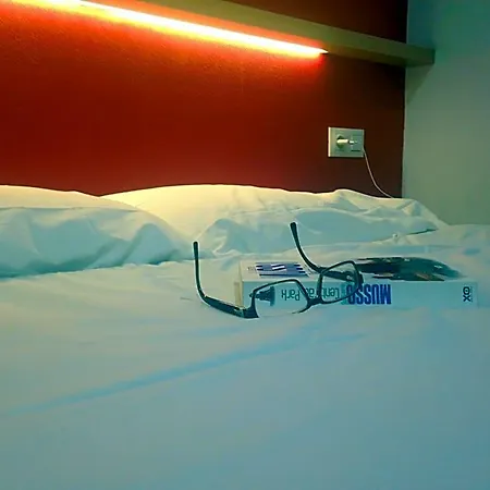 Otel Unisotel Le Mans