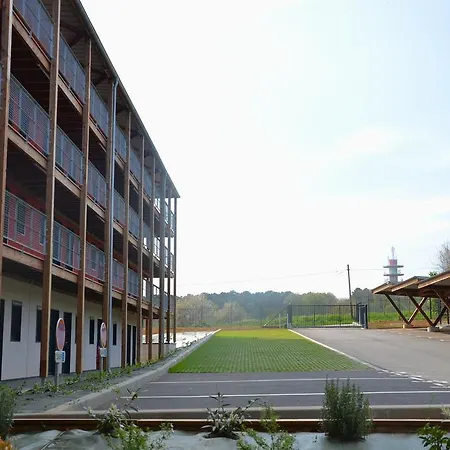Unisotel Otel 2*